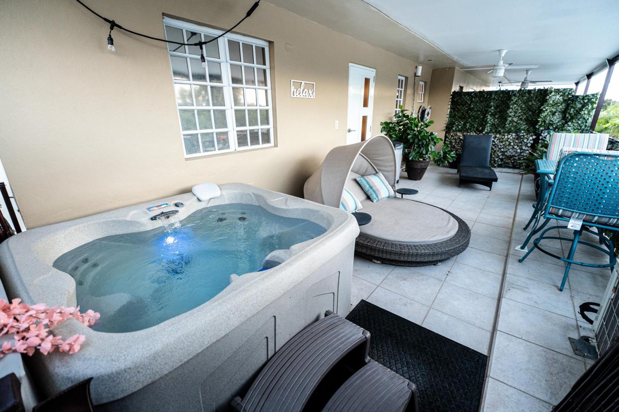 庞塞Luxury Retreat With Private Jacuzzi And Mountain Views Free Parking公寓 外观 照片